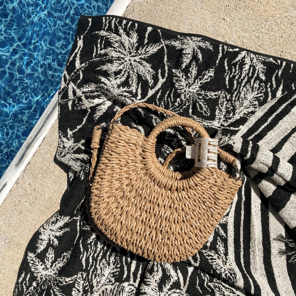 Straw handbag